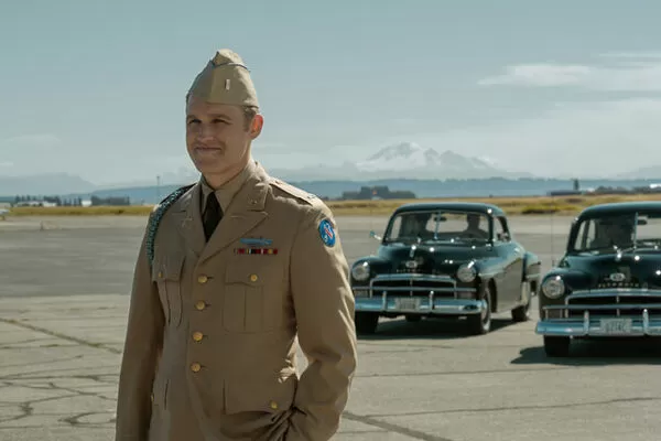 ▲懷特羅素（Wyatt Russell）回歸「怪獸宇宙」前傳影集，主演傳奇角色「李蕭上校」。（圖／Apple TV+提供）