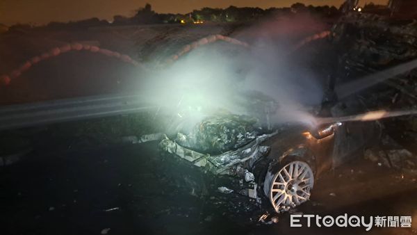 ▲國道發生5車追撞火燒車釀2死。（圖／ETtoday資料圖，翻攝照）