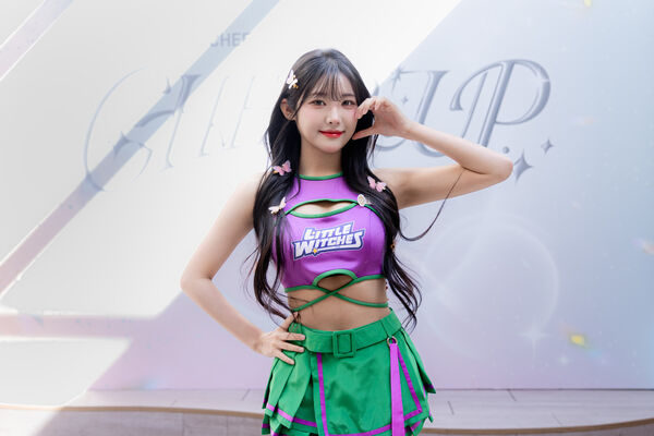 ▲高佳彬為粉絲送餐。（圖／CHEER UP提供）