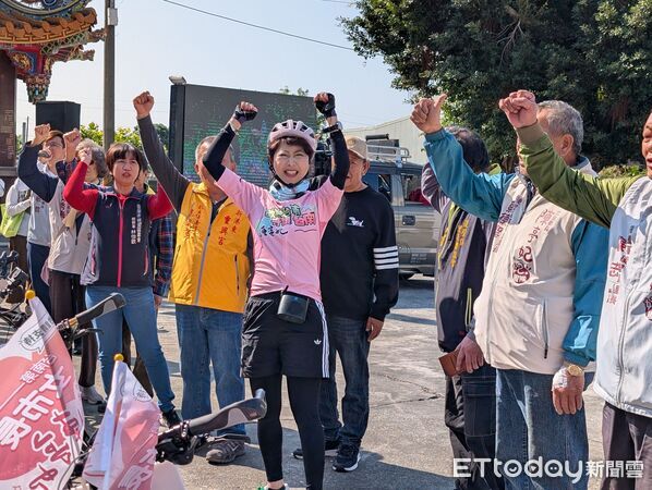 ▲立委陳亭妃「妃妃鐵馬」行動第二天自東山碧軒寺出發，騎行溪北多區，與鄉親近距離互動。（記者林東良翻攝，下同）