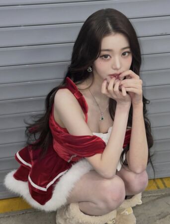 ▲▼張員瑛脫口:香港是我喜歡的國家! 中國網友心碎官方秒刪影片。(圖/翻攝自張員瑛IG、YouTubw)