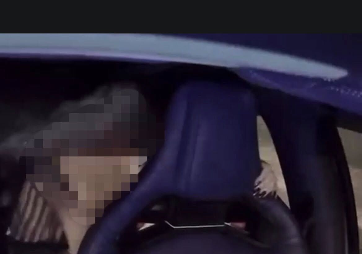 ▲▼計程車後座「肉體交疊」活春宮照片曝！　泰司機怒控俄國情侶檔。（圖／普吉島時報）