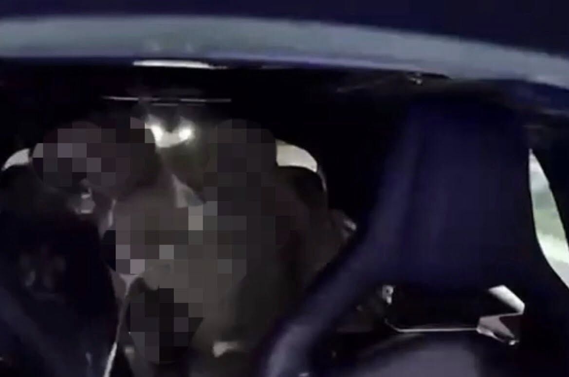 ▲▼計程車後座「肉體交疊」活春宮照片曝！　泰司機怒控俄國情侶檔。（圖／普吉島時報）