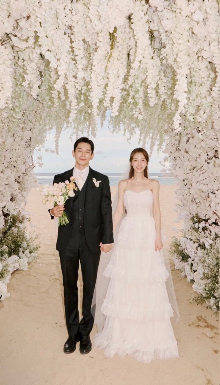 ▲珉雅和溫朱莞低調完婚。（圖／翻攝自Instagram）