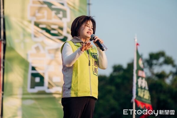 ▲林俊憲於新營舉辦大型造勢活動，現場湧入破萬名溪北鄉親力挺，展現強勁基層動能。（記者林東良翻攝，下同）