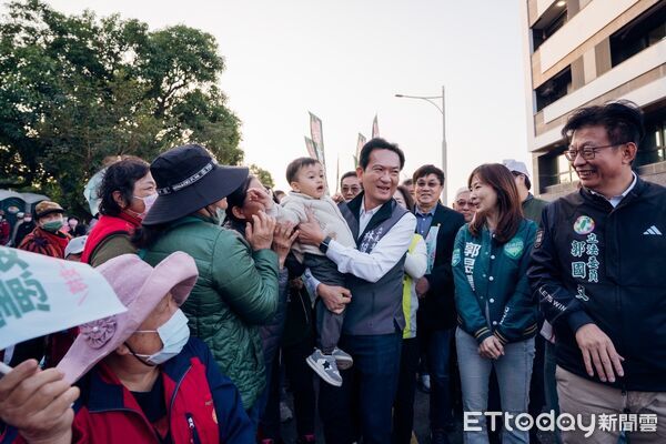 ▲林俊憲於新營舉辦大型造勢活動，現場湧入破萬名溪北鄉親力挺，展現強勁基層動能。（記者林東良翻攝，下同）