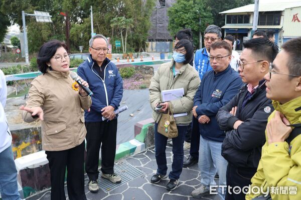 ▲雲縣府6大局處與西螺公所現場討論，逐項盤點大橋公園與周邊建設需求。（圖／記者游瓊華翻攝）