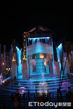 ▲縣長張麗善、斗六市長林聖爵等人出席啟燈儀式，與民眾一同迎接2026年。（圖／記者游瓊華翻攝）