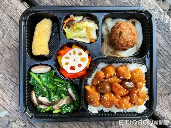 ▲台鐵集集支線明天復駛，梅好蕉運便當將上市開賣。（圖／翻攝游顥臉書粉專，下同）