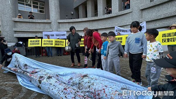 ▲「反對埔里鎮設置廢棄物掩埋場大聯盟」發動民眾赴該案第一階環評審查會抗議陳情。（圖／民眾提供）