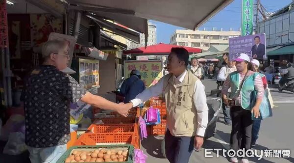▲▼初選倒數！邱議瑩合體黃捷車掃吸睛　賴瑞隆造勢找9立委站台   。（圖／記者賴文萱翻攝）