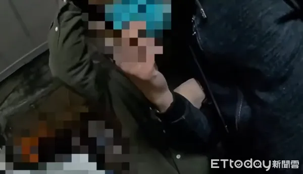 ▲▼元旦偷6戶熱水器　基隆警以車追人逮慣竊。（圖／記者郭世賢翻攝）