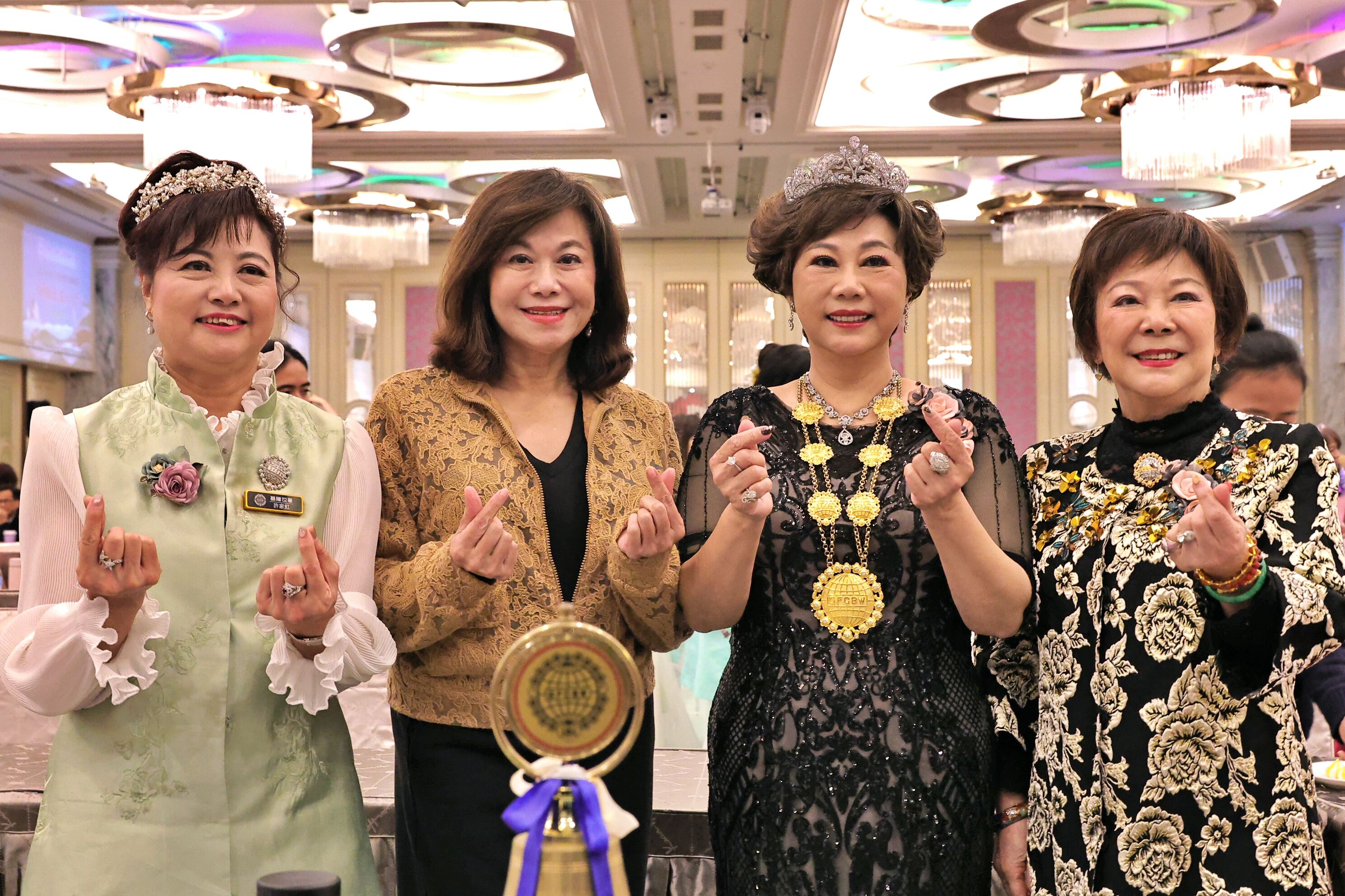 ▲基隆工商婦女領袖交棒 邱佩琳見證女力永續。（圖／記者郭世賢翻攝）