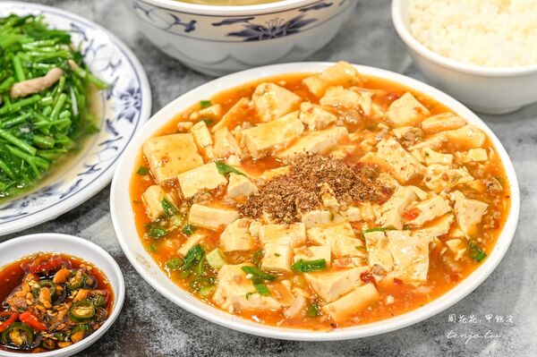 ▲▼50年老字號外省家常菜。（圖／部落客周花花提供）