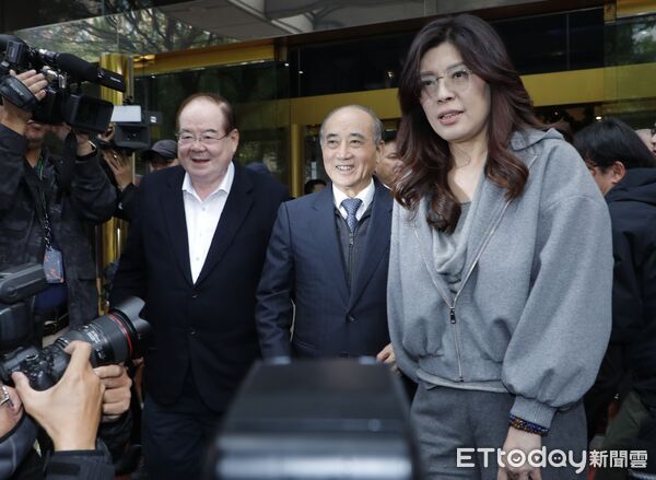 ▲▼國民黨鄭麗文主席率副主席兼秘書長李乾龍、副主席季麟連、張榮恭、蕭旭岑、文傳會主委吳宗憲，前往宏國大樓拜會前立法院長王金平，並致贈最高顧問聘書。（圖／記者湯興漢攝）