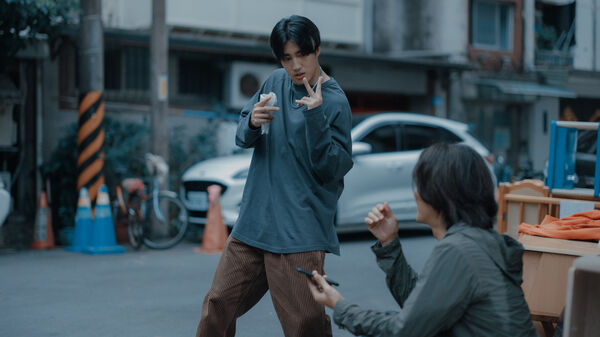 ▲鄭伊健、婁峻碩、李霈瑜主演的《百萬人推理》上線日公開。（圖／Netflix提供）