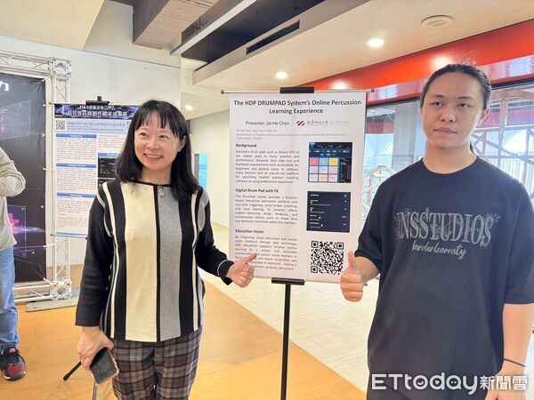 ▲團隊研發的「手部感測跨域互動特效」，可即時捕捉指尖動作並轉化為舞台聲光效果。（記者林東良翻攝，下同）