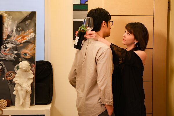 ▲蘇晏霈在《豆腐媽媽》中色誘老公李運慶。（圖／民視提供）