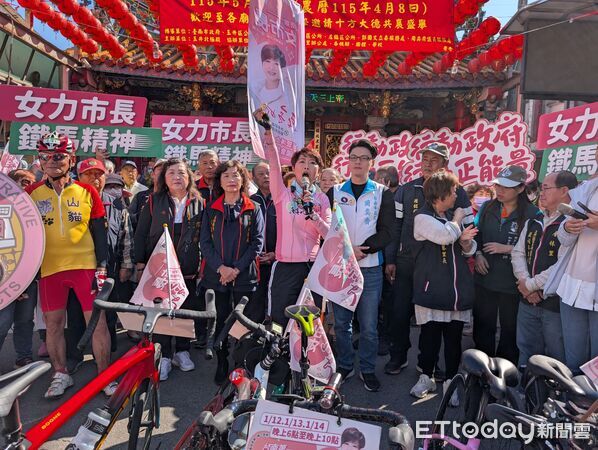 ▲立委陳亭妃5日騎鐵馬深入楠西、玉井等台南山區，傾聽農民對農水利建設的需求。（記者林東良翻攝，下同）