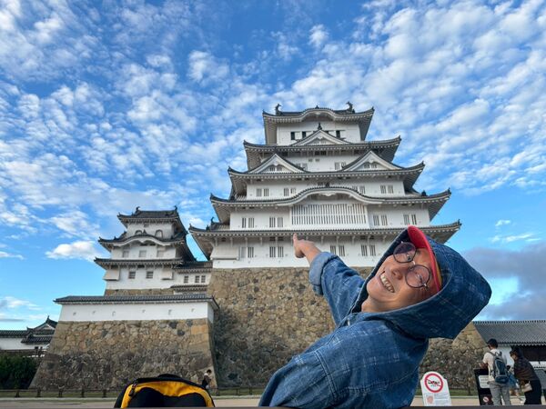 ▲▼為了報恩還錢，浩子首次到日本姬路城。（圖／鬧著玩提供）