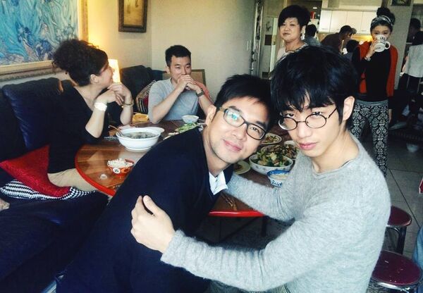 ▲謝承均和劉以豪相差14歲，兩人感情超好。（圖／翻攝謝承均，劉以豪臉書） 