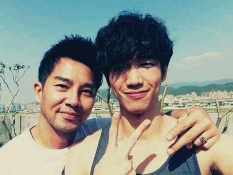 ▲謝承均和劉以豪相差14歲，兩人感情超好。（圖／翻攝謝承均，劉以豪臉書） 
