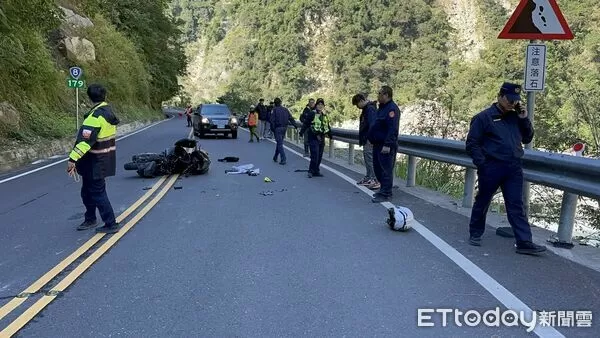 ▲陳姓男大生騎機車疑似過彎失控自撞路邊護欄後人墜落10米????邊坡。（圖／民眾提供，下同）