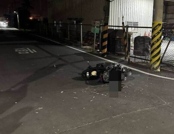 ▲陳姓駕駛肇逃擋風玻璃碎裂。（圖／警方提供）