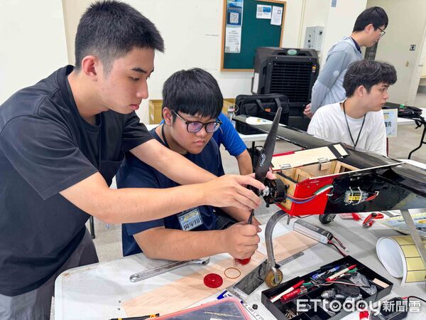 ▲屏科大獲2025臺灣無人飛機創意設計競賽雙料佳績。（圖／屏科大提供）