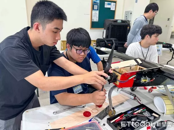 ▲屏科大獲2025臺灣無人飛機創意設計競賽雙料佳績。（圖／屏科大提供）