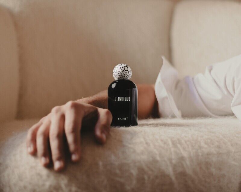 什麼是「肌膚香水」？從白麝香到龍涎香，貼膚香氣為何成為新世代香氛趨勢