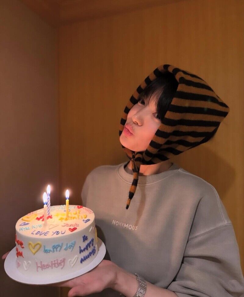 為何時髦精人手一條「三角圍巾」？這5款保暖百搭推薦清單請收下，今冬必須擁有！