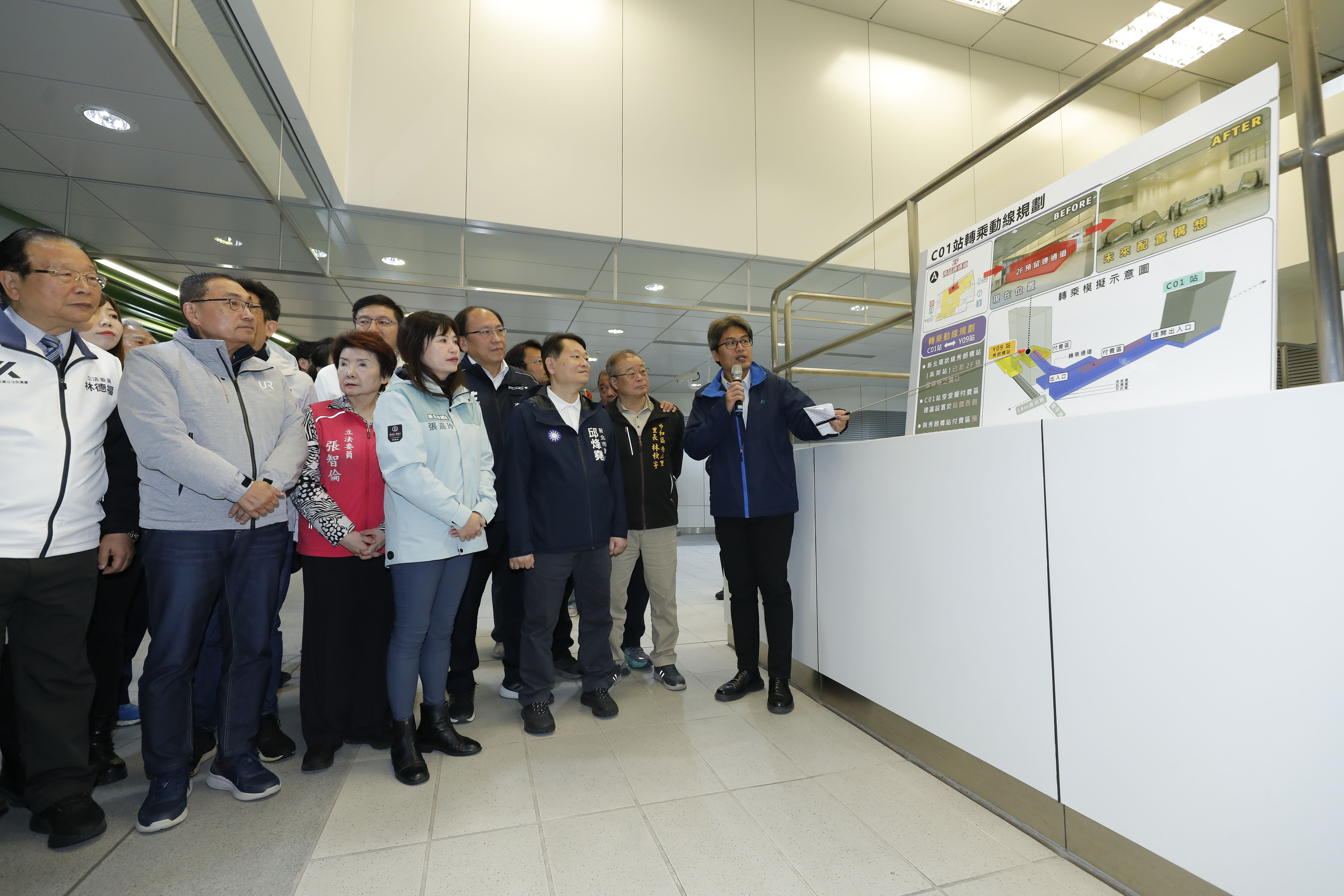 ▲▼新北市長侯友宜在新北捷運工程局長李政安的陪同下，進行捷運中和光復線(新北市段)可行性研究規劃路線視察。（圖／記者湯興漢攝）