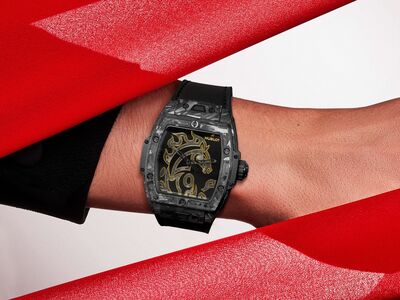 HUBLOT嶄新工藝打造馬年錶　刺繡概念融入駿馬圖
