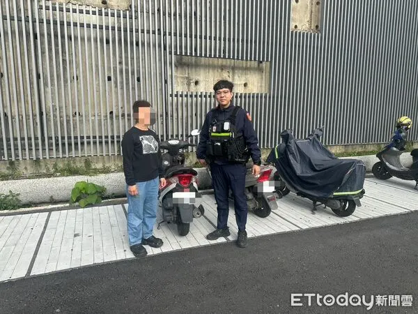 ▲大武警陪同查找找回「消失」機車。（圖／記者楊晨東翻攝）