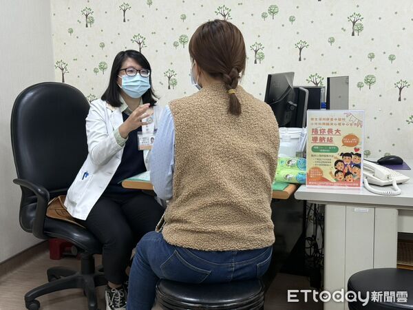▲台中醫院首創臨床心理中心與小兒科合作，推出「陪你長大導航站」諮詢平台。（圖／記者游瓊華攝）