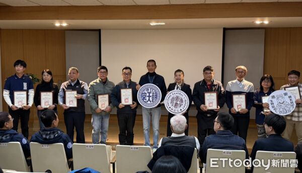 ▲北港朝天宮與國家圖書館完成六萬影幅文獻數位化，首度對外公開，提供線上瀏覽。（圖／記者游瓊華翻攝）