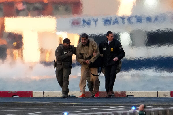 ▲▼馬杜洛被押往紐約曼哈頓聯邦法院受審。（圖／路透）