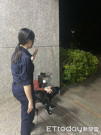 ▲東港警分局交通小隊長林俊豪助少女平安返家。（圖／記者陳崑福翻攝）