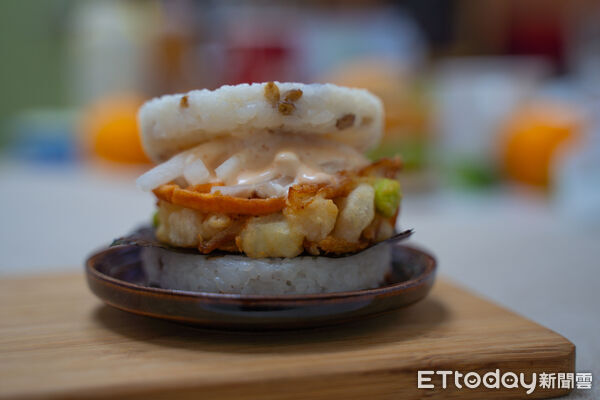 ▲▼摩斯漢堡以海鮮為主角推出4款期間限定新品，。（圖／業者提供）