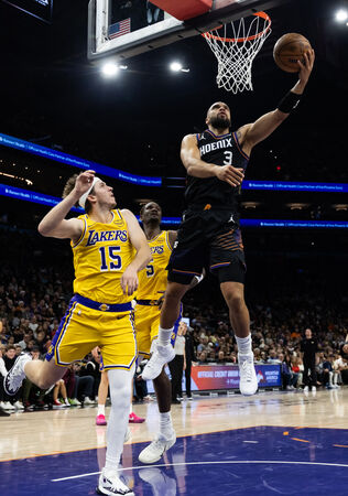 ▲湖人里夫斯、太陽布魯克斯。（圖／路透））