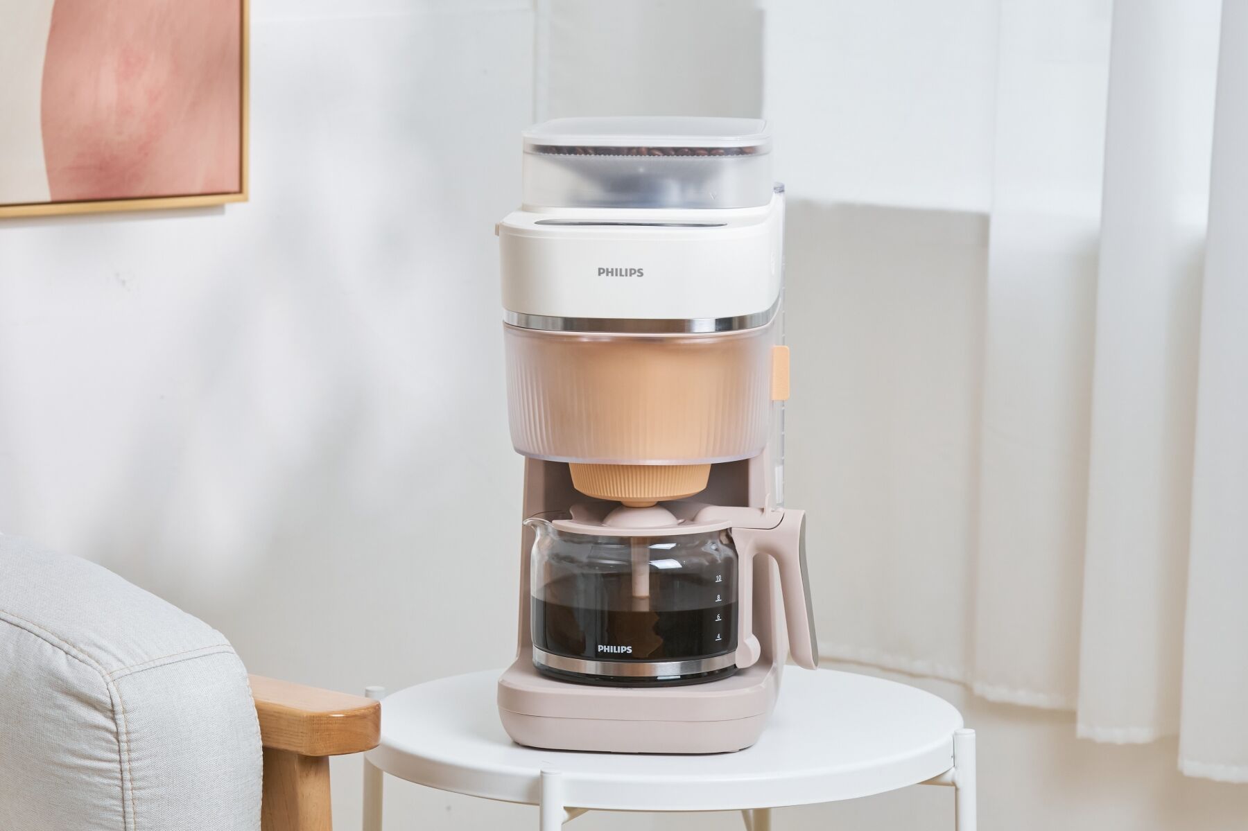 ▲飛利浦在台推出手沖冷萃美式咖啡機HD7997。（圖／品牌提供）