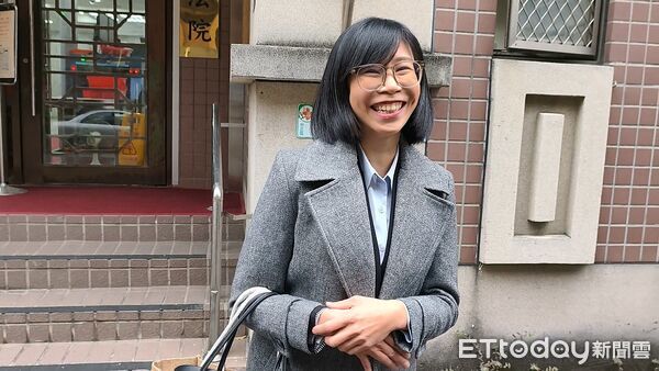 ▲▼女律師林沄蓁與網紅律師呂秋遠未婚生女，提告主張拒墮胎遭違法解僱，求償150萬元，台北地院6日辯論終結，訂於1月30日宣判。（圖／記者黃哲民攝）