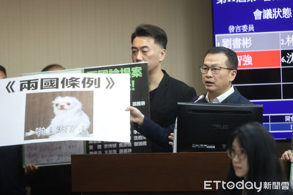 ▲羅智強6日在立法院程序委員會發言。（圖／記者林敬旻攝）