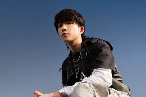 ▲ 邱鋒澤首度唱進高流。（圖／寬宏藝術提供）