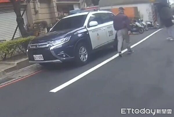 ▲警方獲得金女迷途處立刻前往搜尋。（圖／桃園警分局提供）