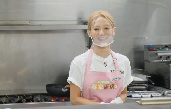 ▲▼孝淵擔任《廚師的迫降：客家廚房2》二廚。（圖／中天綜合台提供）