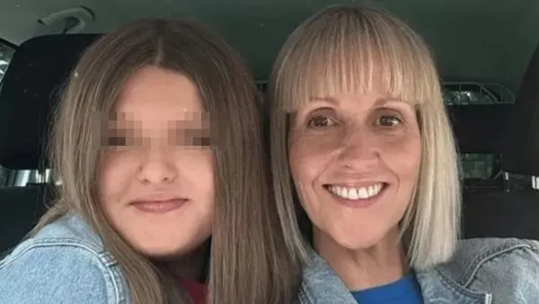 ▲▼海邊拍美照！她擺pose下秒遭巨浪捲走　母跳水救人也溺斃。（圖／翻攝亨伯賽德郡警方）