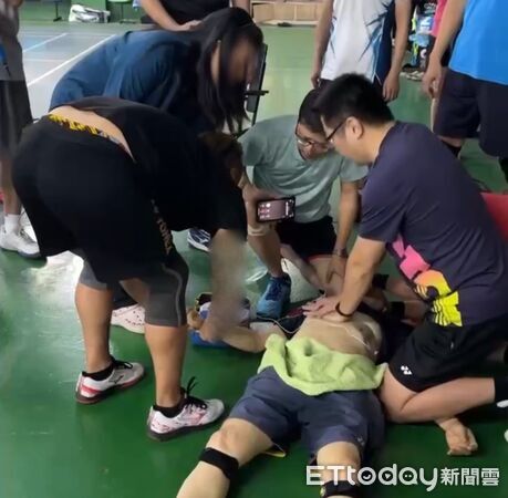 ▲▼嘉義縣首例到院前執行經皮體外心臟節律　消防高級救護成功搶救昏迷病患。（圖／記者翁伊森翻攝）