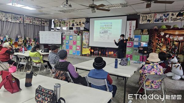 ▲都蘭派出所走進文健站守護長者財產安全。（圖／記者楊晨東翻攝）